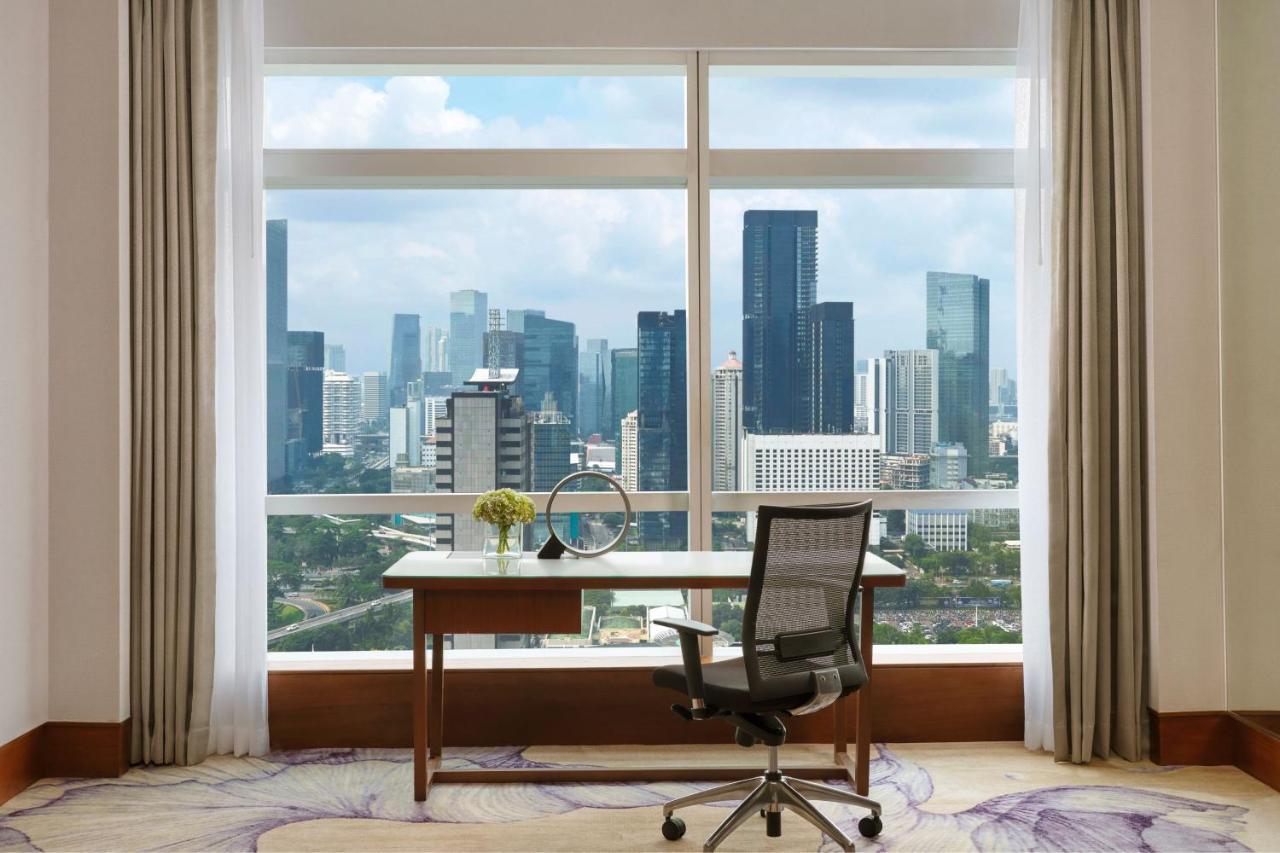 The Ritz-carlton Jakarta, Pacific Place Hotel 5*