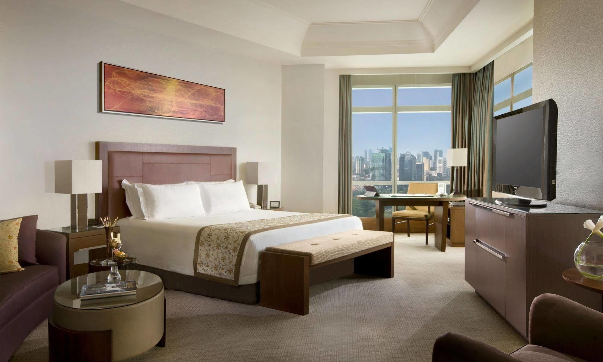Hotel The Ritz-carlton Jakarta, Pacific Place 5*